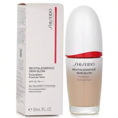 Shiseido Revitalessence Skin Glow Foundation SPF 30