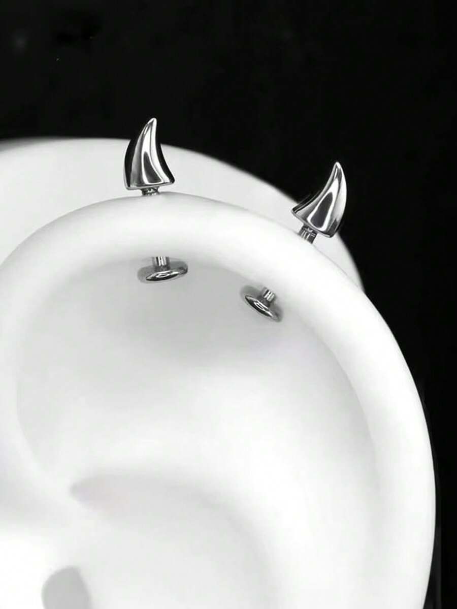 1pc Punk Silver Rivet Earrings, Unisex, Chic Metallic Smooth Geometric Pierced Earrings, Y2K Halloween Accessory - Silver - View 1