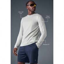 Alo Yoga Sudadera de tripulación de manga larga Conquer Reform - Gris lunar | Sudaderas y sudaderas con capucha para hombre al aire libre - Gris - Ver 2