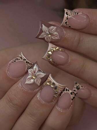 24pcs Nude Short Square Press-On Nails, Leopard Print, Rhinestone, Striped Nail Art Decals, Suitable For Daily, Commute, Date, Valentine's Day, Anniversary (Includes Jelly Gel And Nail File)