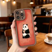 Cubierta de telefono con borde negro y parte trasera roja con estampado de oso panda sosteniendo taza de cafe para uso diario en cafeterias Aplicable a los teléfonos de la serie Apple y Galaxy - Burdeos - Ver 5