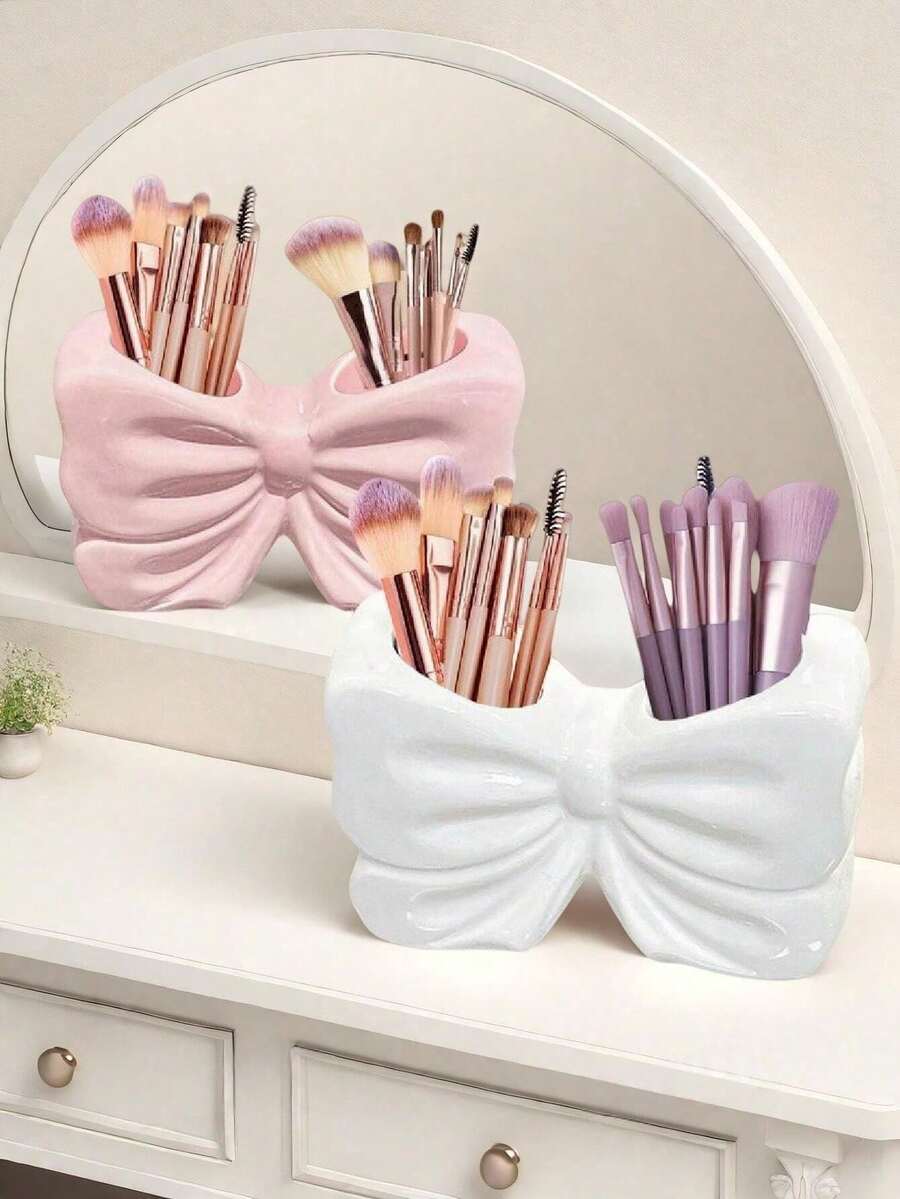 Organizer minimalista a forma di cuore per pennelli da trucco da scrivania, portapenne ad arco carino e mini, per conservare pennelli da trucco e forniture per ufficio, porta pennelli da toeletta, elegante contenitore per pennelli da trucco, perfetto per ragazze, studenti e design decorativi creativi, adatto per vacanze in spiaggia, collezioni da bagno, collezioni da camera da letto, regali per le feste.