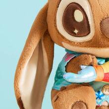 Miniso 迪士尼史迪奇系列 - 10英寸棕色皮革坐姿毛绒玩偶（史迪奇），不含夜光填充物，亲肤材质，标志性史迪奇爪子细节，可收藏展示（1个） - 彩色 - 查看 7