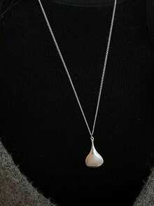 1 件水滴形几何吊坠项链，时尚简约银色女士项链，适合外出、派对、服装搭配和礼物