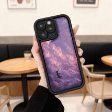 Cubierta de teléfono con borde negro y diseño de cielo púrpura con nubes y persona en columpio para uso diario en cafeterías y espacios interiores Aplicable a los teléfonos de la serie Apple y Galaxy - Negro - Ver 2