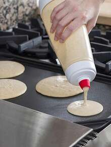 1pc/2pcs 1000ml Hand-Cranked Batter Mixer Bottle Dispenser,Batter Mixing Bottle; Cream Pancake; Pancake Batter Mixing Bottle, Pressed Type Pancake Cream Dispensing Bottle With Scale,Cream Whipping Bottle, And Seasoning Squeeze Bottles, Mini Transparent Sauce Bottles. - Clear - View 2