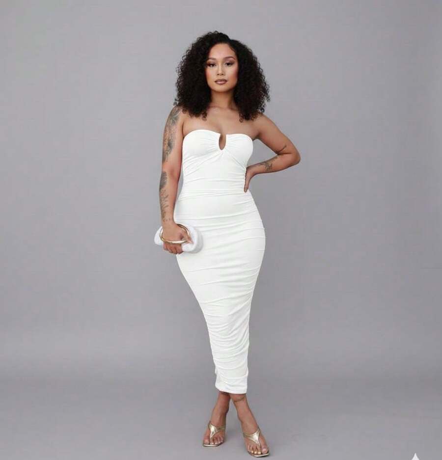 Vestido Feminino Longo Tubinho Tomara que Caia com Bojo Fivela Drapeado nas Laterais Elegante Moda Gringa Blogueira Verão Novidade 2025 - Branco - Visão 1