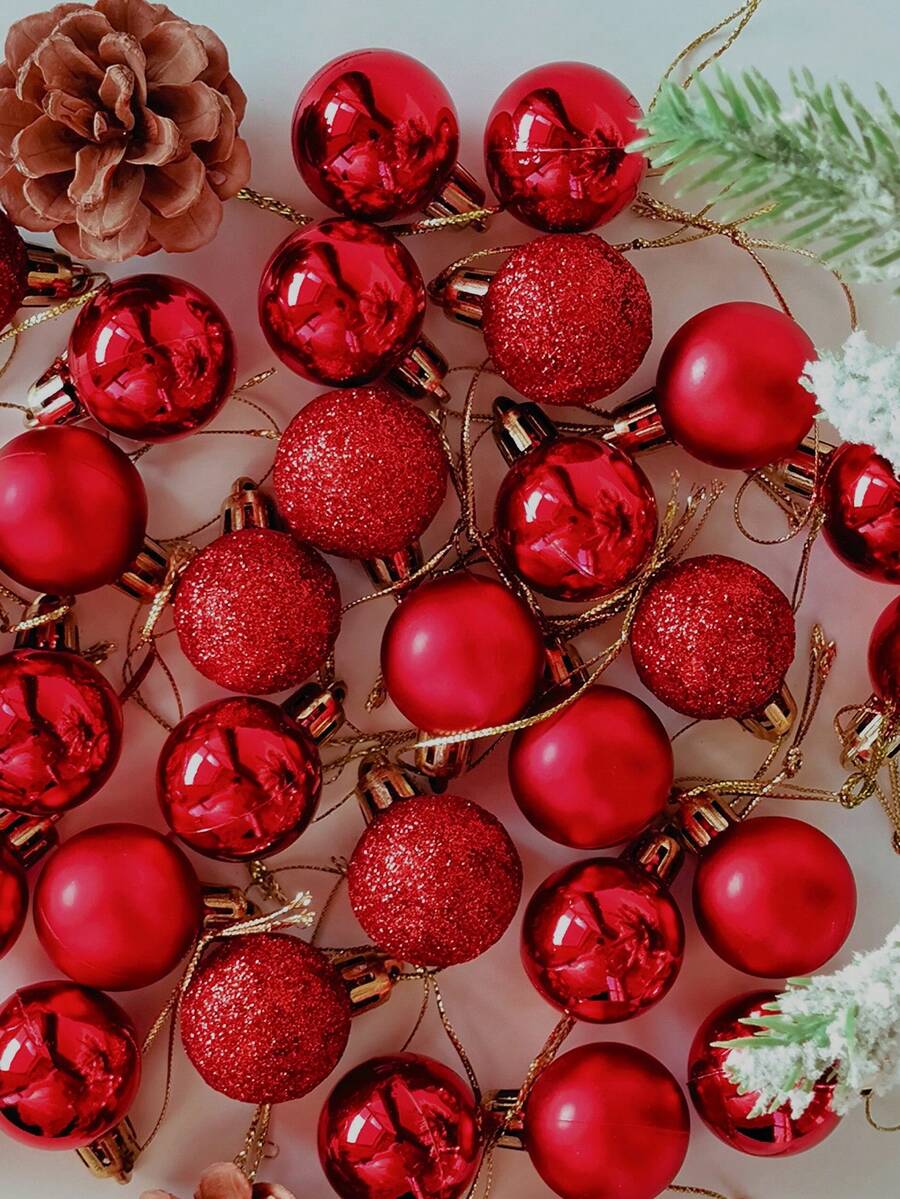 24 piezas Adornos de bolas de Navidad rojas, decoraciones de árbol de Navidad, adornos colgantes para fiestas navideñas para coronas, guirnaldas y árboles interiores/exteriores, bolas de árbol de Navidad rojas, adornos con diseño pre-enhebrado, decoración navideña festiva para fiestas navideñas, coronas, guirnaldas, decoración de Navidad