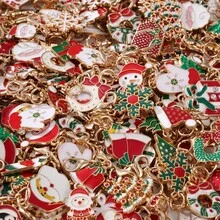 25pcs Random Mixed Christmas Series Metal Keychain, Perfect Practical Design, Various Christmas Gift Hanging Accessories, Ideal Christmas Party Decorations & Small Gifts