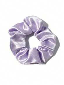 15 件粉色美发工具套装 - 包括缎面帽、喷雾瓶、宽齿梳、边缘刷、发夹、头皮按摩器、弹力发圈等 - 适合女性、女孩、卷发、辫子和日常造型的完整护发配件套装