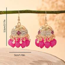 一对复古串珠流苏耳环，传统风格，适合女性日常佩戴、宴会、婚礼、派对等场合，也可作为珠宝礼物。