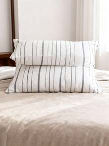 Bộ 2 vỏ gối in họa tiết, chất liệu cotton pha Thổ Nhĩ Kỳ – 80% cotton, 20% polyester – Cực kỳ mềm mại, bền chắc và thoáng khí với chi tiết cúc gỗ trang nhã – Kích thước tiêu chuẩn 50x70 cm – Bộ đồ giường ngủ phong cách và thoải mái – Sản xuất tại Thổ Nhĩ Kỳ - Màu Đỏ Sâu - Xem 3
