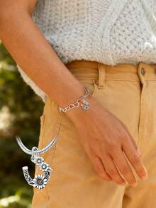 1个优雅金色马蹄形花朵吊坠，DIY串珠，适用于手链、项链、手镯，精致礼品，可用于DIY珠宝制作，送给女性和女孩的礼物 - 款式5 - 查看 5