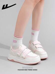 1 Pair WARRIOR Women's Casual Skateboard Shoes, Lace-Up Design, Thick Sole, Increased Height, Low-Top Outdoor Flat Skateboard Shoes, Warm And Casual For Autumn/Winter. Modern Design Women's Thick-Soled Chunky Sneakers, Classic Style With Retro Details, Comfortable And Stylish. Patchwork Material Design Suitable For Students.