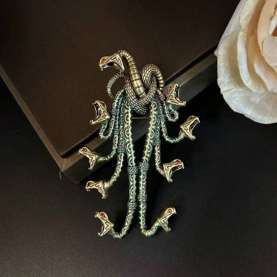 Vintage Hydra Brooch With Red Rhinestone Eyes, Retro Metal Gothic Design, Unique Mythical Creature Pin For Dark Style Outfits, Parties, Vintage Looks, Ideal Gift For Gothic & Jewelry Enthusiasts - 綠色 - 查看 1