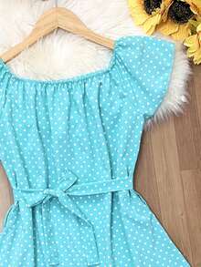 Floral Polka Dot Print With Belt And Ruffled Hem. Beachwear, Women's Fashion. - 水綠色 - 查看 2