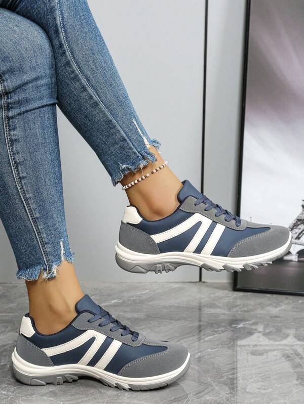 1 Pair Teens' Outdoor Sports Shoes, Fresh Color Scheme, Lightweight Sole, Suitable For All Seasons