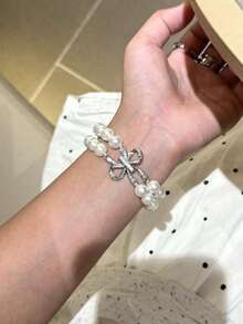 1条魅力表带，女士白色金属时尚珍珠水钻蝴蝶结弹力表带，兼容 38/40/41/44/45/49/42/46mm Series 11/SE3/Ultra3/Ultra/SE/SE2/10/9/8/7/6/5/4/3/2/1，圣诞节女士礼物 - 銀色 - 查看 4