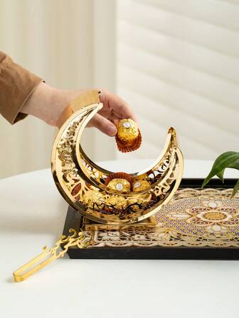 1Pc Moon Shaped Tray Metal Material Luxury Style Exquisite Snack Tray Storage Tray Fruit Tray Dessert Tray Decorative Tray Ambiance Tray & Ornament Suitable For Home Hotel Restaurant Living Room Tabletop Festival Party Decoration