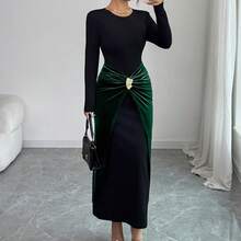 2025 Autumn/Winter Christmas New Velvet Patch Round Neck Metal Button Embellished Dres