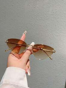 1副时尚金色猫眼眼镜，配有别致的镜腿装饰，女士时尚金属渐变镜片眼镜 - 彩色 - 查看 4