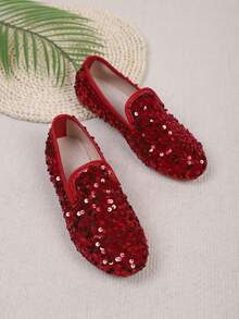 2026 Zapatos planos brillantes de moda para mujer para comercio transfronterizo. La parte superior está cubierta de lentejuelas rojas que brillan intensamente bajo la luz, con un diseño simple y elegante. Adecuado para usar en fiestas, celebraciones y otras ocasiones donde necesite agregar un toque de glamour, puede mejorar la sensación general de moda y ambiente del atuendo. - Rojo - Ver 7