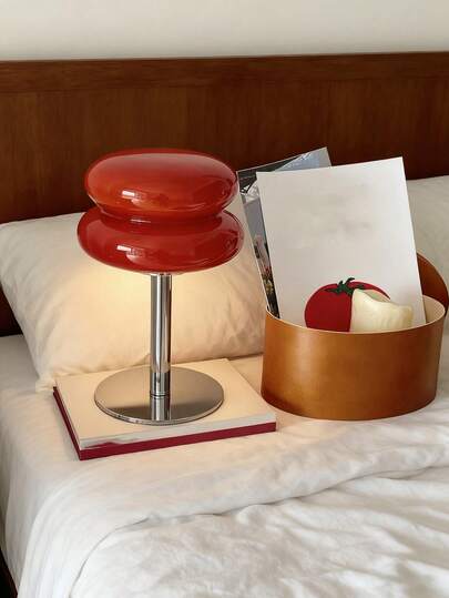 1 adet Modern İskandinav Tarzı Hamburger Masa Lambası. USB ile çalışır, kullanışlı ve pratiktir, LED aydınlatmalıdır, dinlenme alanları, barlar veya restoranlar için mükemmeldir. Ayrıca yatak odası, komodin veya oturma odası dekoratif aydınlatması için ideal bir seçimdir.