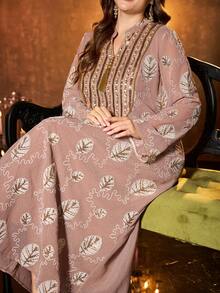 大码女士优雅长袖连衣裙，采用刺绣面料、贴花装饰、串珠饰边和流苏吊坠，适合日常穿着和春季节日穿着。 - 摩卡棕 - 查看 4