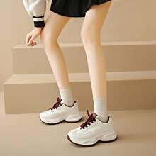 女士白色皮革厚底运动鞋 - 厚底低帮系带时尚运动鞋