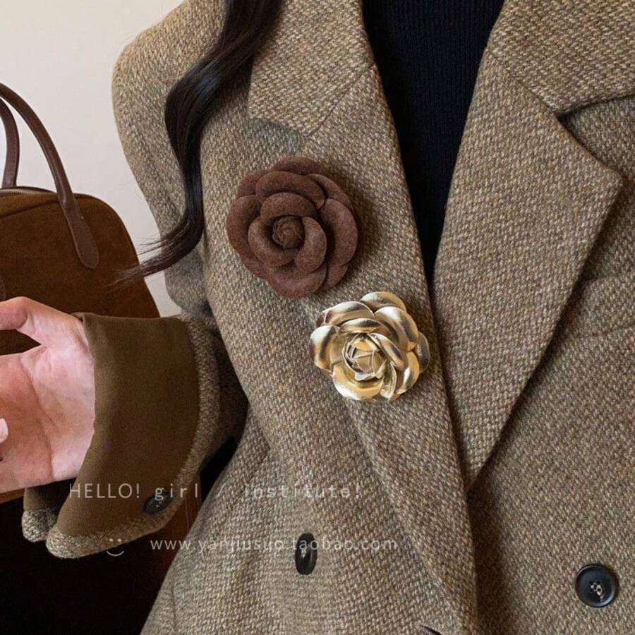 Autumn And Winter High-End Exquisite Small Fragrant Wind Camellia Brooch Female Retro Dead Leaf Rose Niche Design Versatile Accessories - Brown Flower Brooch - View 1