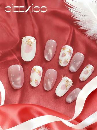 Diseño original, hecho a mano, tiras de uñas postizas (10 piezas), patrones dibujados a mano de fresa y lazo, uñas rosas, efecto de brillo de ojo de gato, uñas postizas de stiletto, diseño de unicolor innovador, decoración de metal 3D en forma de lazo - Kit de arte de uñas rápido. Estilo lindo, perfecto para combinar con atuendos. Transforma tu apariencia con uñas artísticas. Ideal para bolsas de maquillaje de viaje pequeñas.