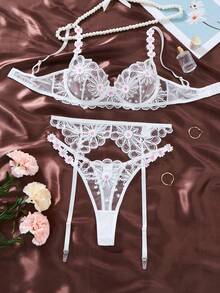 EverydayBra 三件套白色女士刺绣花卉性感内衣套装，半透明腰带，俏皮可爱超短款上衣和内裤，舒适居家风文胸和内裤 - 白色 - 查看 1