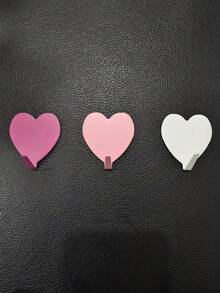 Monalife 4 件装浪漫心形金属粘性墙钩，抛光表面，重型防水挂钩，可用于悬挂钥匙、帽子、毛巾、浴室配件等。