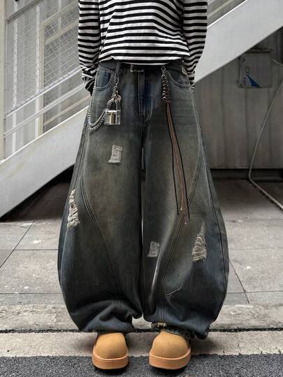 1件男士日系破洞拼接阔腿牛仔裤，复古做旧休闲宽松牛仔裤（不含腰带和配饰）