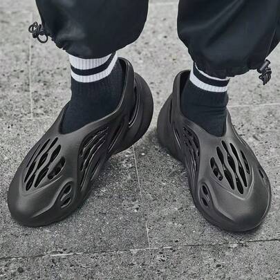 Foam Runner Sneakers Cloud Slides Pillow Sandals Sports Shoes Non-Slip Lightweight Walking Shoes Fashion Outdoor Indoor Summer Beach Sandals For Women Men