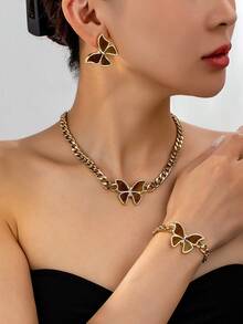 1套誇張的幾何長方形鏈條項鍊，女性耳環和手鐲套裝，適用於歐美度假和日常穿著