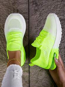 Comfortable,Casual,Commuter,Mothers Day Gifts ,Holiday,Halloween,Christmas,Personalized,Halloween Women's Fashion,Fallfreshnes,1 Pair Women's Striped Casual Sport Shoes, Lightweight Round Toe Sporty Style Low-Top Athletic Sneakers - White and Green - View 2