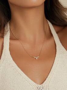 1 Stück minimalistischer, zarter, goldfarbener Blumen-förmiger Kristall-Cluster Halskette für Frauen, für den täglichen Gebrauch, Hochzeit & Party geeignet