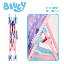 ColorBaby Bluey عربة دمية قابلة للطي بطول 53 سم من ، عربة ألعاب للأولاد والبنات، عربة على شكل مظلة مع حزام قابل للتعديل، مرخصة رسميًا من ، باللون البنفسجي - بلوي كاريتو بيبي - مشاهدة 3