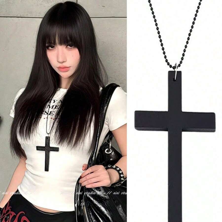 The European And American Retro Dark Style Wooden Cross Necklace Features A Classic Cross Shape With A Cool Feel, And The Long Design Is Perfect As A Sweater Chain. Light Luxury Texture Is Not A Choice For Matching, It Looks Good On Daily Hoodies And Holiday Outerwear, Making It A Versatile Item That Spicy Girls Must Bring When Going Out, Easily Filling The Dark And  Atmosphere. - màu đen - Xem 1