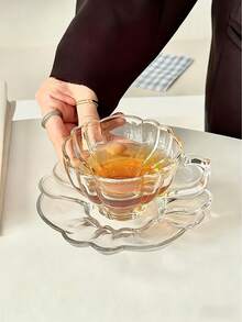 时尚复古花瓣形玻璃杯碟套装 | 高端咖啡/茶杯套装，含甜点盘 | 家居装饰及拍照道具 | 高品质可清洗玻璃餐具 | 朋友聚会送礼佳品