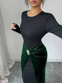 2025 Autumn/Winter Christmas New Velvet Patch Round Neck Metal Button Embellished Dres