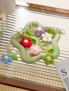 1pc Handmade Delicate Cream Puff, Green Leaf Keychain, Key Chain, Key Ring, Unisex Gift, Christmas Decoration, Christmas Gift, Gift For Friends, Gift For Mom, Teacher Gift, Men's Car Accessories, Bag Pendant