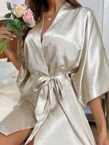 女士纯色优雅系带睡袍，适合春/秋/冬三季穿着，性感短款缎面丝绸柔软睡衣，适合新娘、伴娘、居家穿着、婚礼季短款礼服，字母印花浴袍，休闲服和睡衣。 - 彩色 - 查看 3