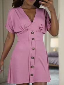 Vestido corto vintage sexy para mujer, con escote en V, busto fruncido, manga corta, bajo acampanado y corte en A. - Rosa - Ver 1