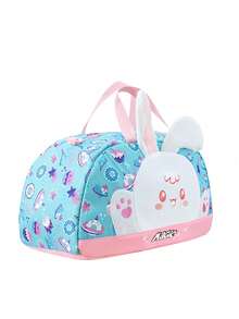 1个便携式旅行包，印有可爱的卡通独角兽/兔子/蛋糕/鲨鱼/恐龙等新颖造型。大容量、轻便耐磨的单肩斜挎包，配有舒适宽肩带，肩带长度可调节，满足基本收纳需求，适合旅行、户外活动、露营等场合，也适合万圣节、感恩节、圣诞节等节日。