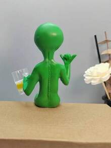 1个外星人喝啤酒雕像 - 趣味十足的太空装饰，绿色外星人手拿啤酒杯，非常适合摆放在桌面或架子上，是科幻迷的理想礼物，也是科幻主题房间装饰的绝佳选择 | 顽皮的外星人设计 | 精致的工艺，外星人装饰 - 彩色 - 查看 10
