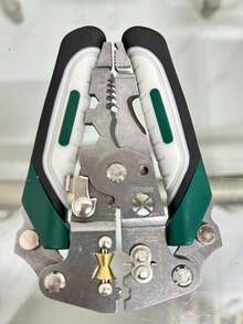 1pc Foldable Wire Stripper/Cutter Pliers, Multi-Functional Folding Wire Stripper, Electrician Specialized Tool, Industrial Grade Multi-Purpose Wire Stripping Pliers With Screw Driver, Winding Pulley Design