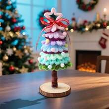 Mini árbol de Navidad de tela, bola de peluche pequeña y lazo de cinta roja. Ideal para decorar el escritorio, fiestas en casa o cualquier ocasión navideña. - Plantones de pompones multicolores - Ver 5