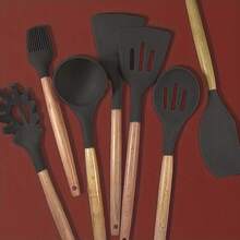 7件套不粘硅胶烹饪用具套装，带木柄 - 耐热烘焙工具，厨师必备 - 包括打蛋器、勺子和铲子 - 彩色 - 查看 7